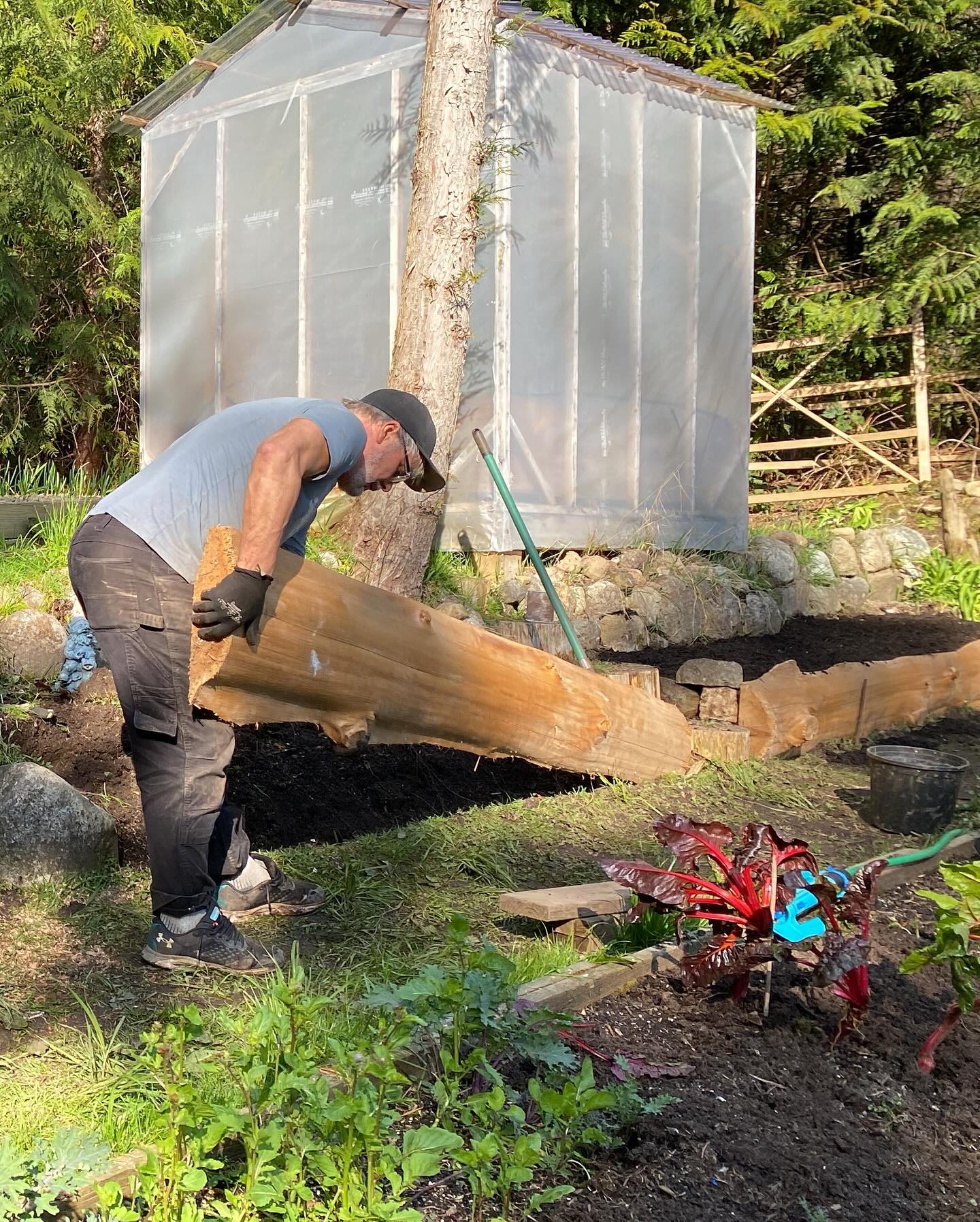 Jason Gardening Bed Wood